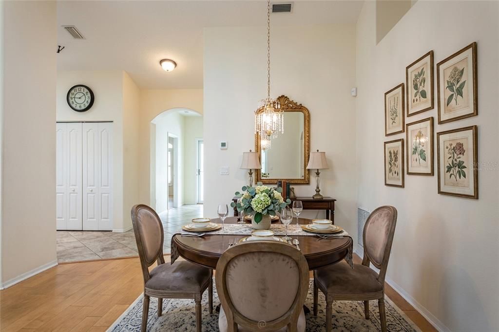 For Sale: $262,000 (3 beds, 2 baths, 1369 Square Feet)