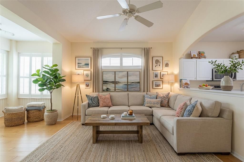 For Sale: $262,000 (3 beds, 2 baths, 1369 Square Feet)