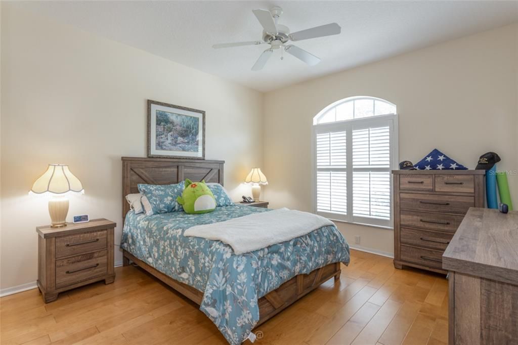 For Sale: $262,000 (3 beds, 2 baths, 1369 Square Feet)