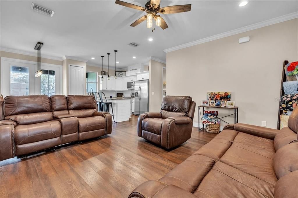 For Sale: $440,000 (3 beds, 2 baths, 1400 Square Feet)
