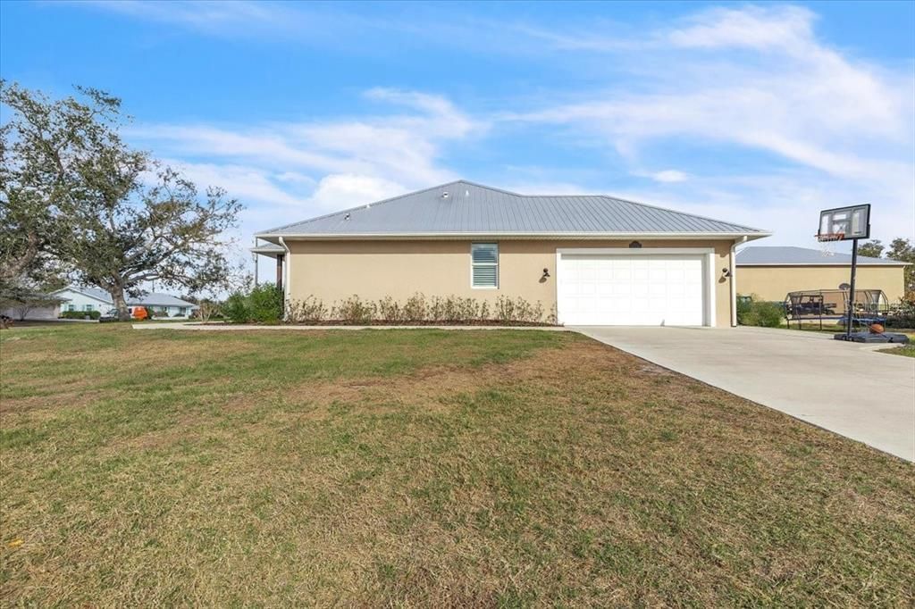 For Sale: $440,000 (3 beds, 2 baths, 1400 Square Feet)