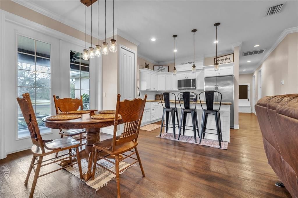 For Sale: $440,000 (3 beds, 2 baths, 1400 Square Feet)