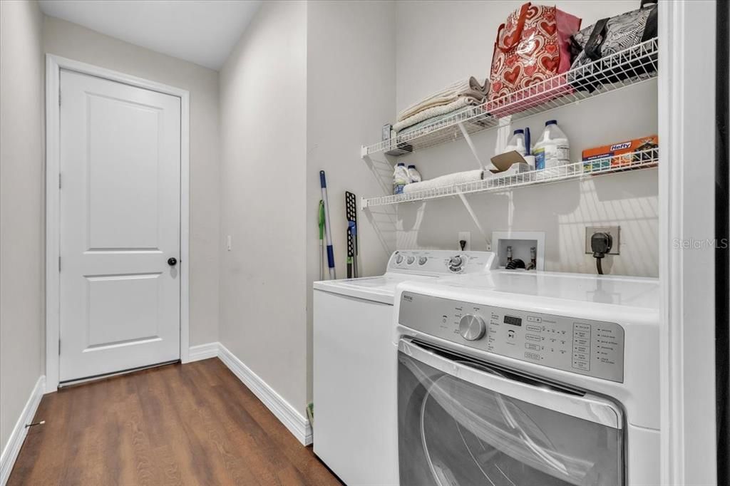 For Sale: $440,000 (3 beds, 2 baths, 1400 Square Feet)