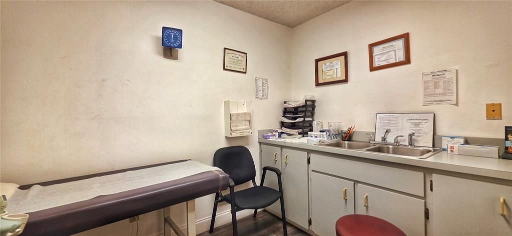 Active With Contract: $179,000 (0 beds, 0 baths, 1380 Square Feet)