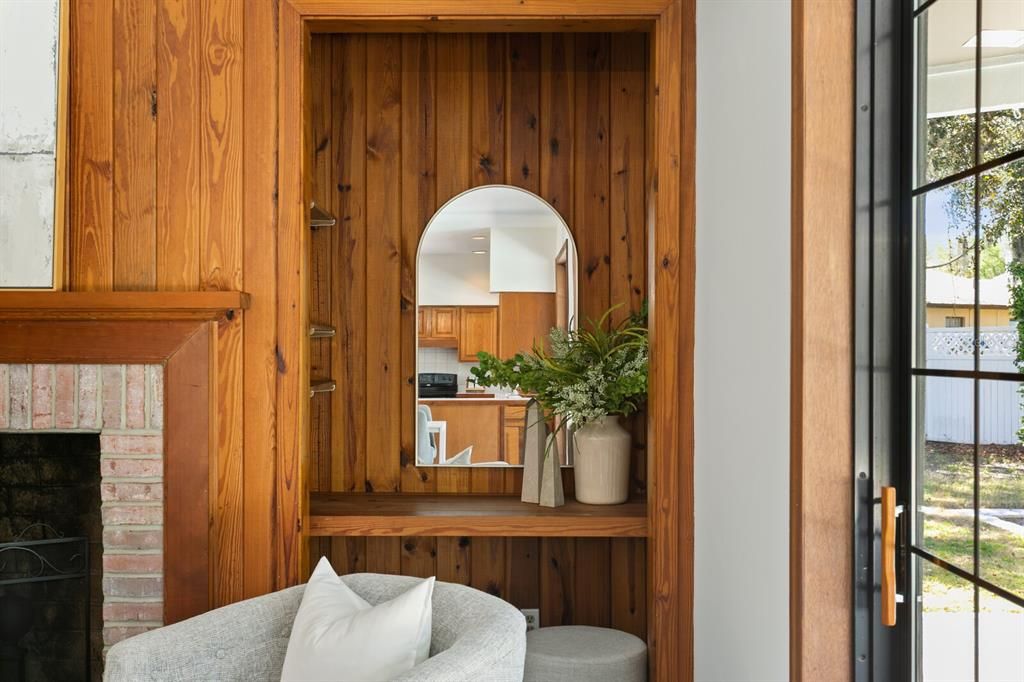 Activo con contrato: $725,000 (4 camas, 3 baños, 2964 Pies cuadrados)