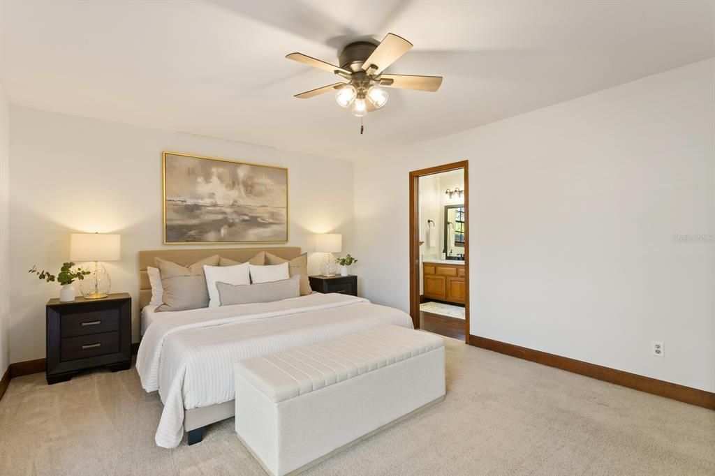 Activo con contrato: $725,000 (4 camas, 3 baños, 2964 Pies cuadrados)