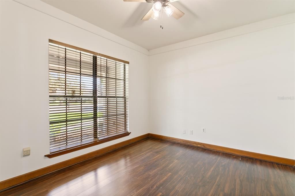Activo con contrato: $725,000 (4 camas, 3 baños, 2964 Pies cuadrados)