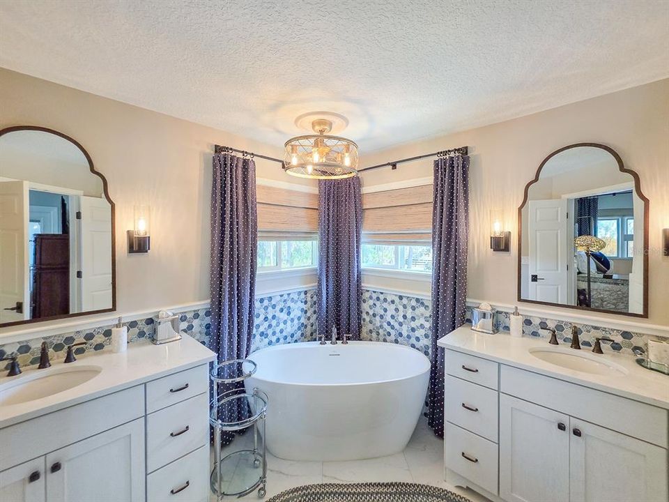 На продажу: $1,100,000 (3 спален, 3 ванн, 3031 Квадратных фут)