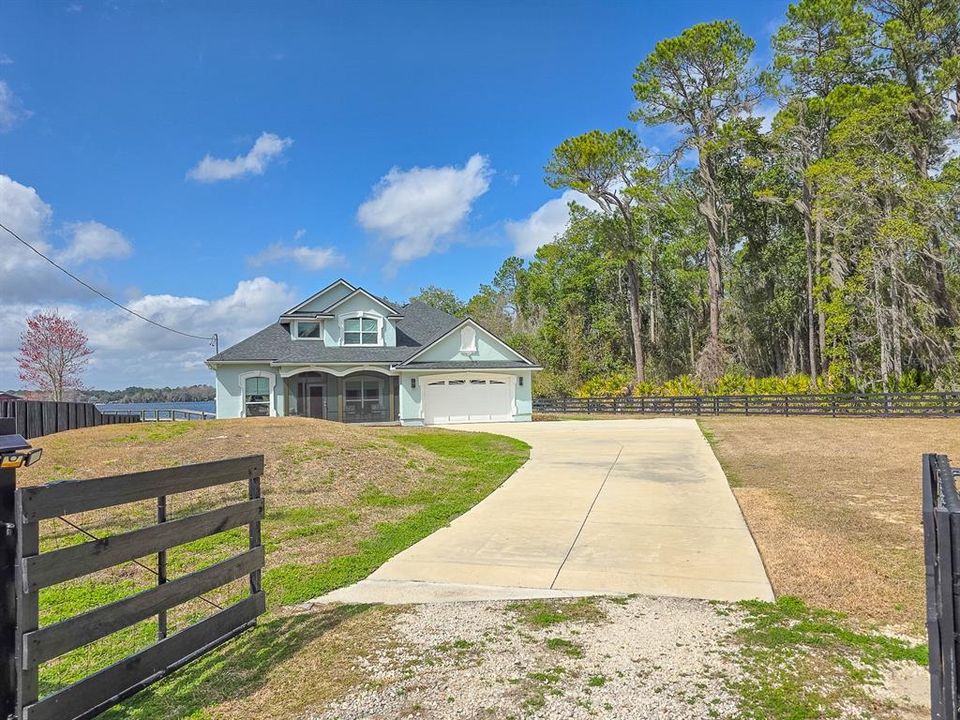 На продажу: $1,100,000 (3 спален, 3 ванн, 3031 Квадратных фут)