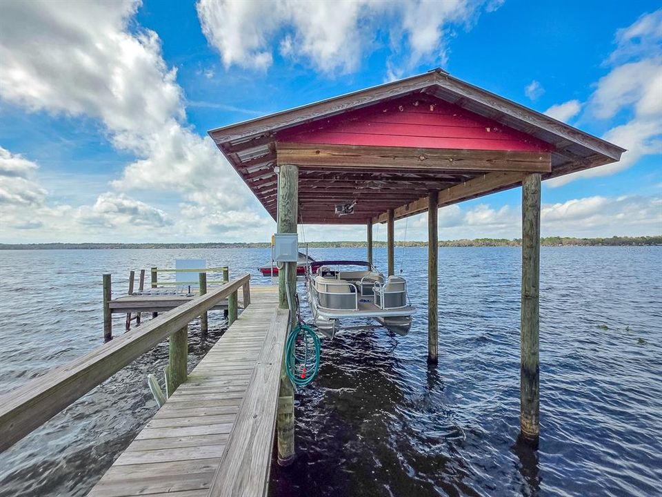 На продажу: $1,100,000 (3 спален, 3 ванн, 3031 Квадратных фут)