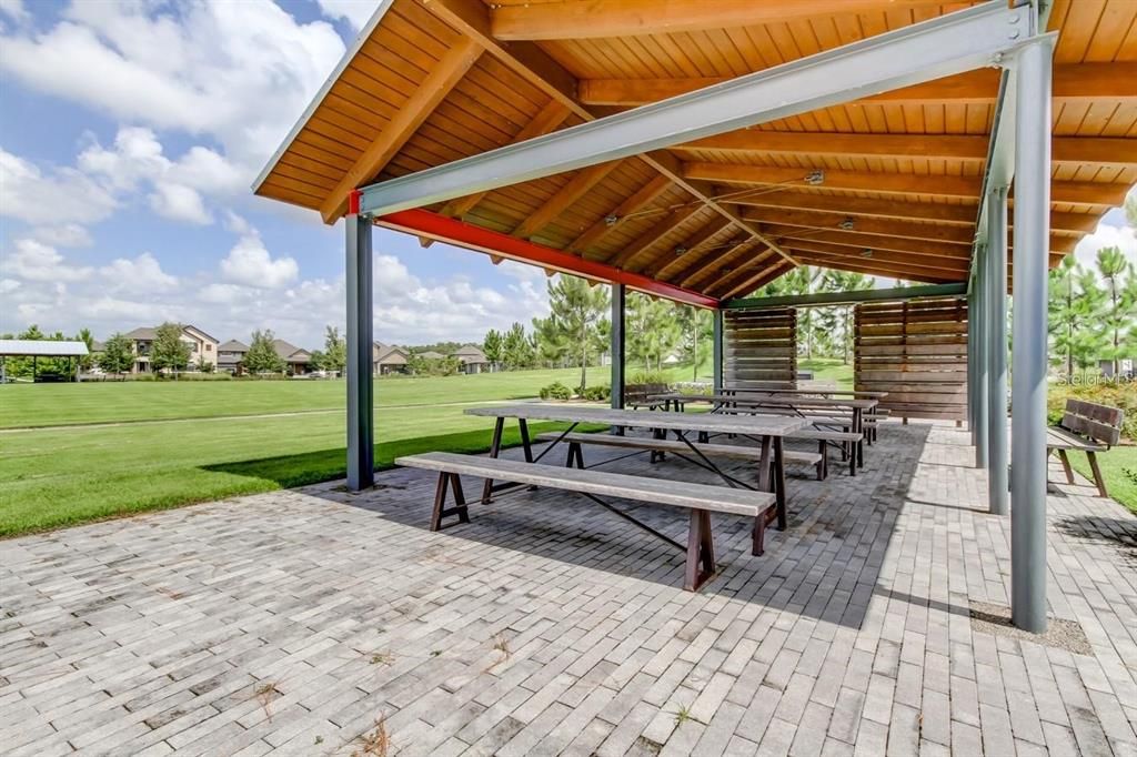 Activo con contrato: $780,000 (6 camas, 4 baños, 3336 Pies cuadrados)