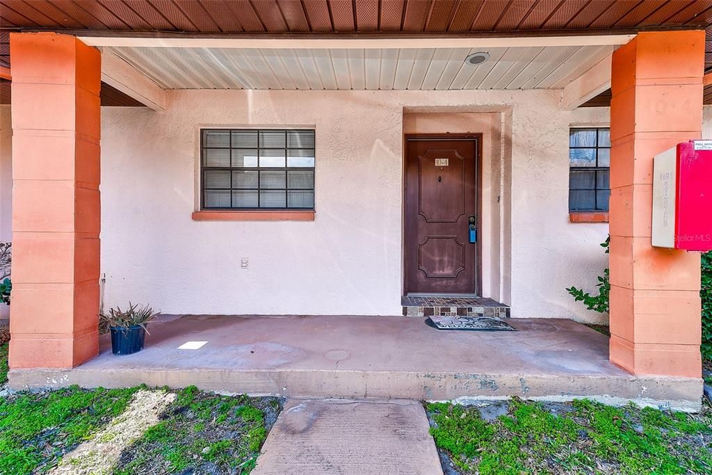 Active With Contract: $179,900 (2 beds, 2 baths, 1110 Square Feet)