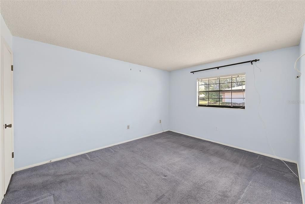 Active With Contract: $179,900 (2 beds, 2 baths, 1110 Square Feet)