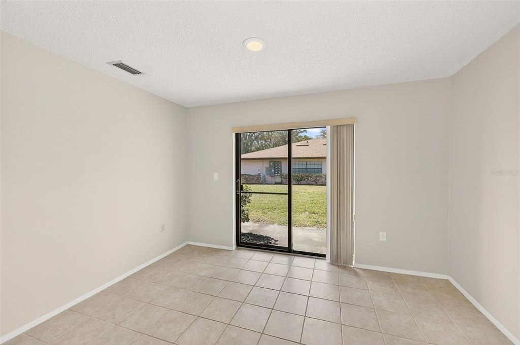 Active With Contract: $179,900 (2 beds, 2 baths, 1110 Square Feet)