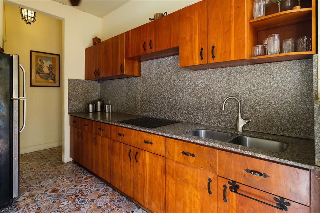 For Sale: $2,350,000 (8 beds, 5 baths, 5553 Square Feet)