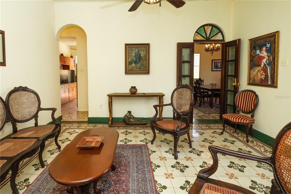 For Sale: $2,350,000 (8 beds, 5 baths, 5553 Square Feet)