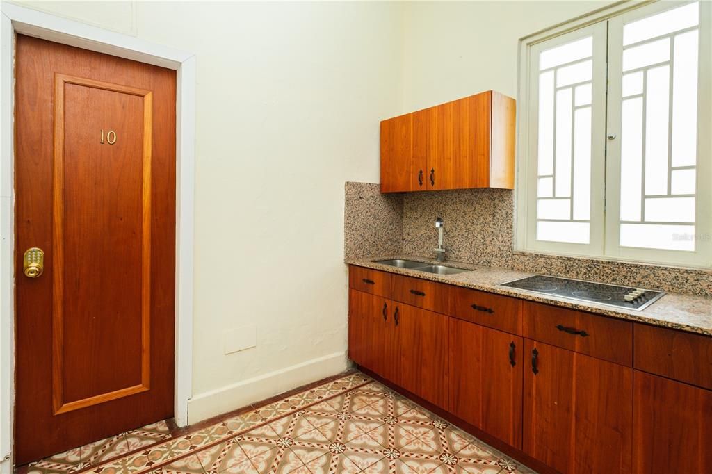 For Sale: $2,350,000 (8 beds, 5 baths, 5553 Square Feet)