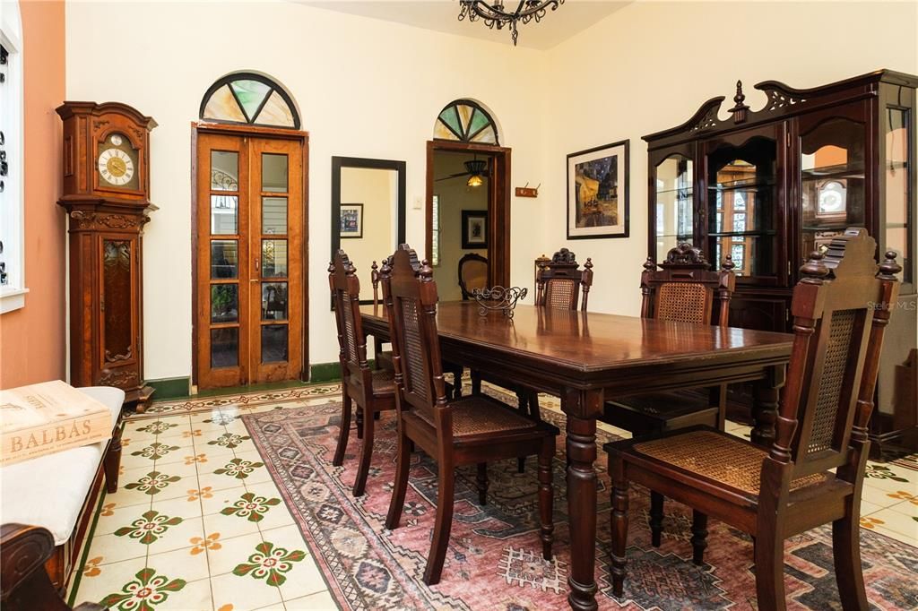For Sale: $2,350,000 (8 beds, 5 baths, 5553 Square Feet)