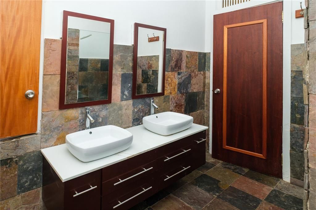 For Sale: $2,350,000 (8 beds, 5 baths, 5553 Square Feet)
