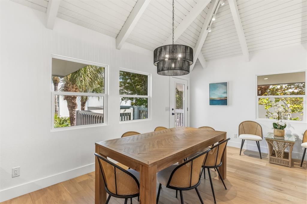 For Sale: $2,450,000 (3 beds, 3 baths, 1640 Square Feet)