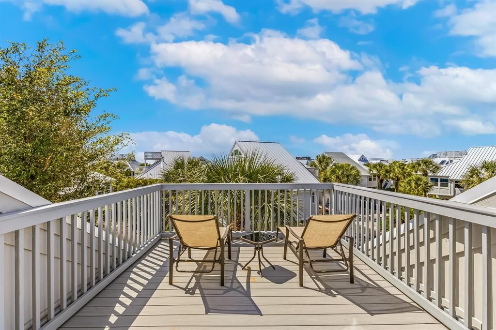 For Sale: $2,450,000 (3 beds, 3 baths, 1640 Square Feet)