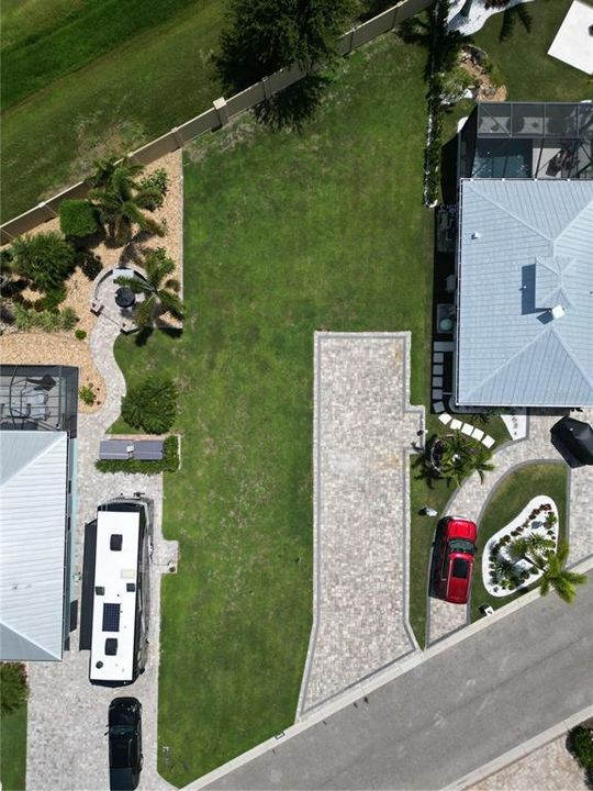 На продажу: $160,000 (0.14 acres)