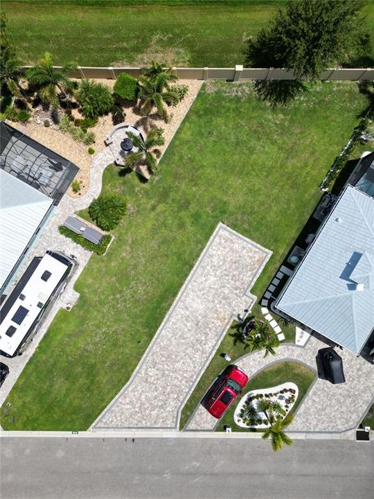 На продажу: $160,000 (0.14 acres)