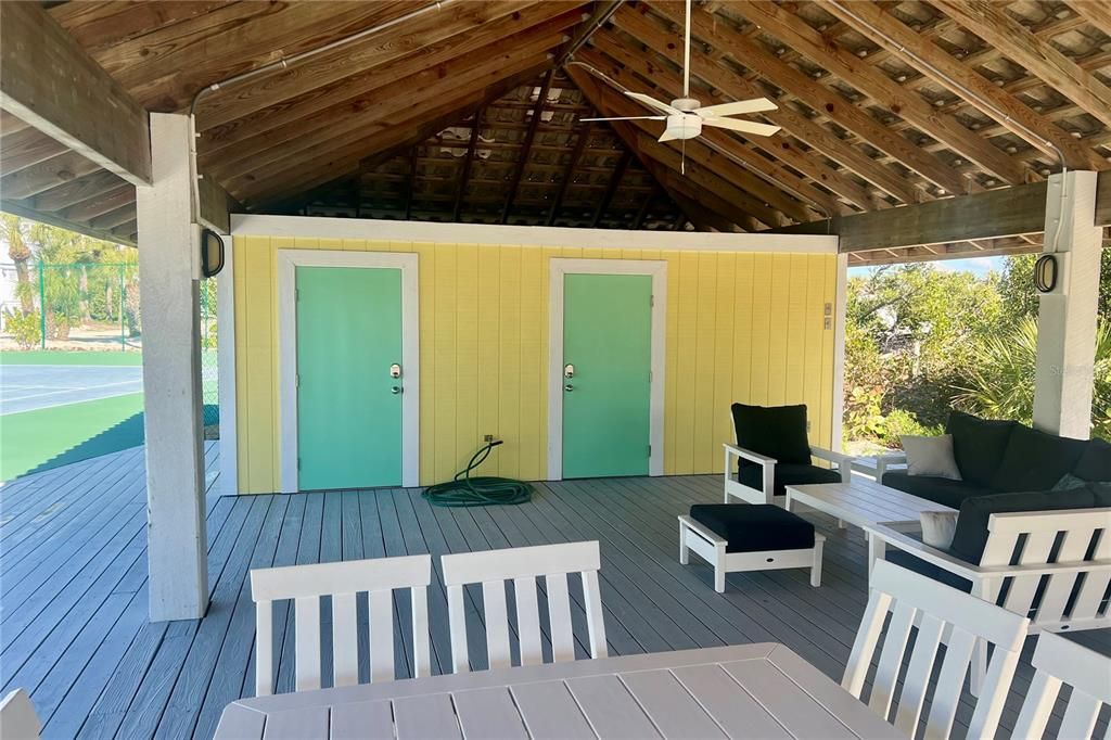 For Sale: $1,465,000 (0.94 acres)