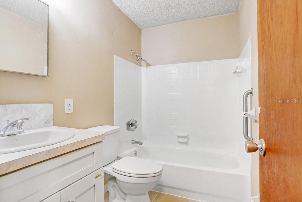 For Sale: $184,999 (3 beds, 1 baths, 984 Square Feet)