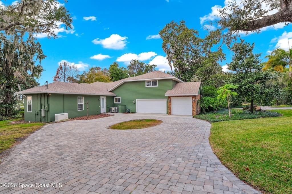 Recently Sold: $790,000 (3 beds, 2 baths, 3777 Square Feet)
