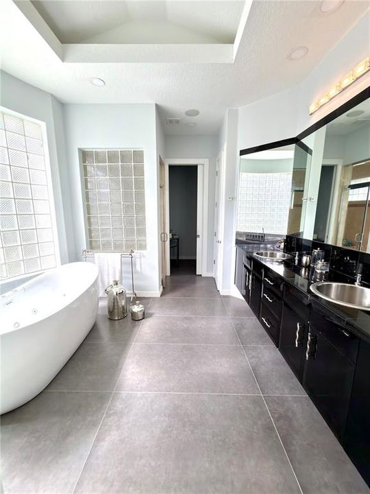En Venta: $3,900,000 (5 camas, 6 baños, 5434 Pies cuadrados)