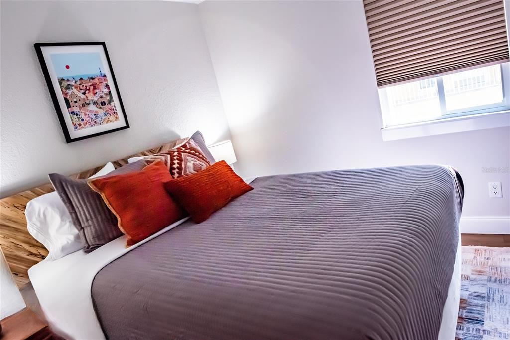 Activo con contrato: $339,900 (2 camas, 2 baños, 840 Pies cuadrados)