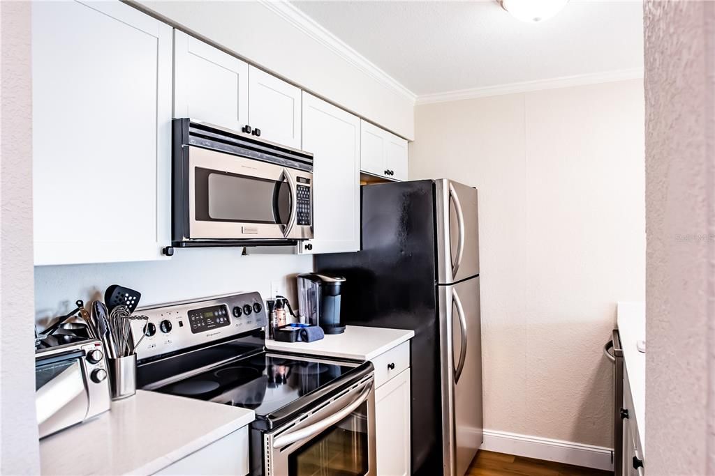 Activo con contrato: $339,900 (2 camas, 2 baños, 840 Pies cuadrados)