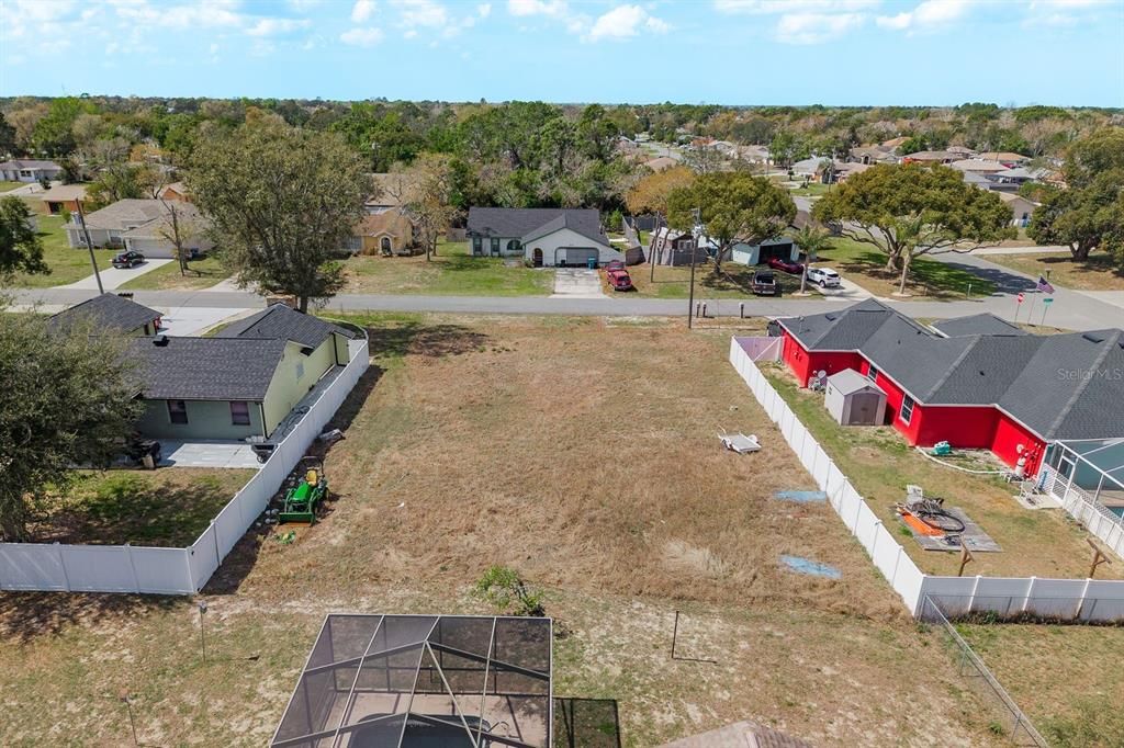 Под контрактом: $69,000 (0.23 acres)