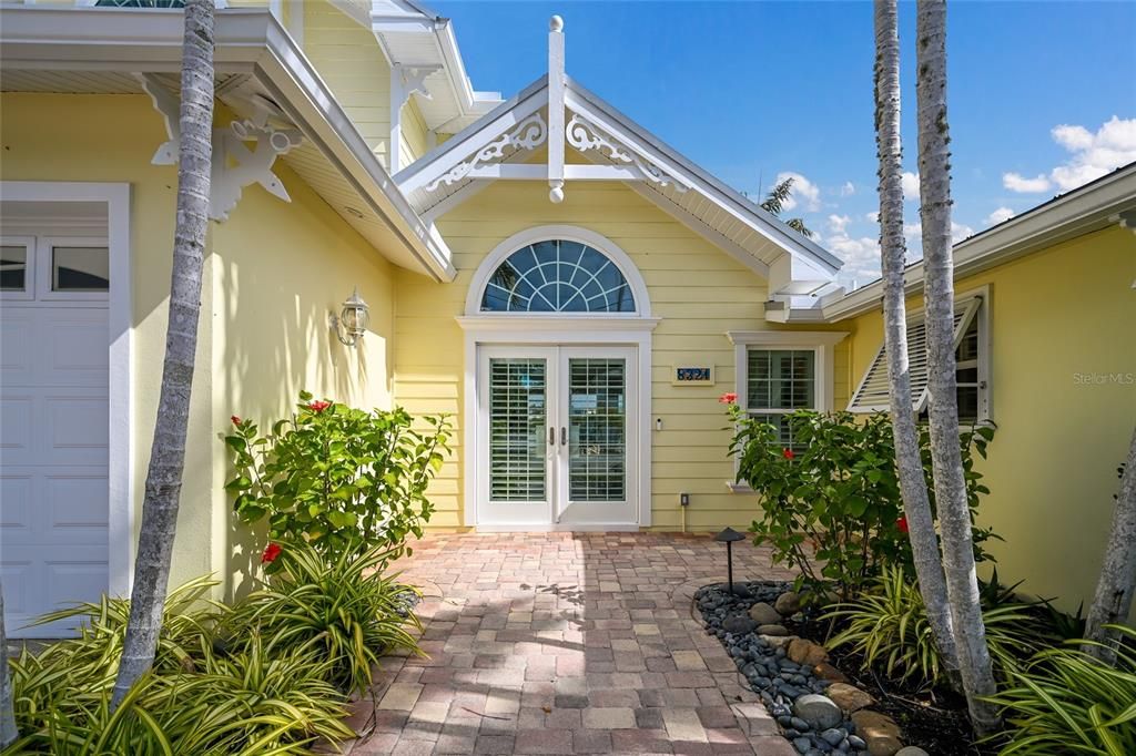 En Venta: $4,295,000 (4 camas, 3 baños, 2775 Pies cuadrados)
