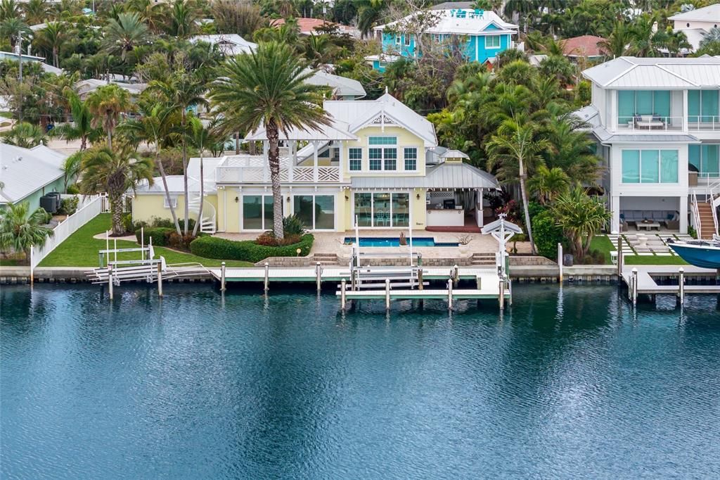 En Venta: $4,295,000 (4 camas, 3 baños, 2775 Pies cuadrados)