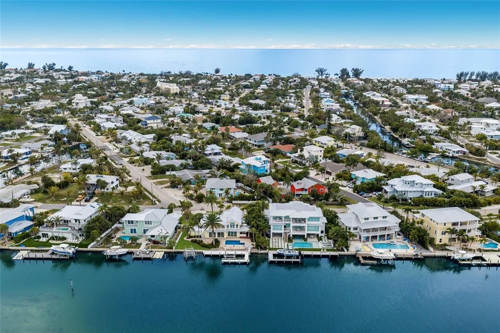 En Venta: $4,295,000 (4 camas, 3 baños, 2775 Pies cuadrados)