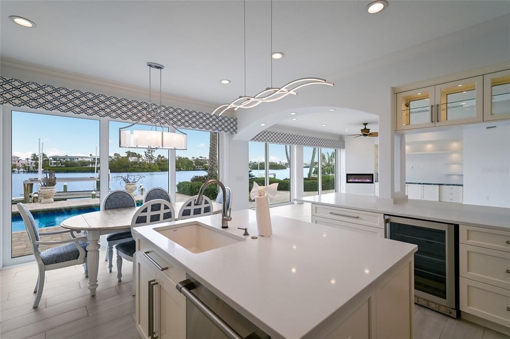 En Venta: $4,295,000 (4 camas, 3 baños, 2775 Pies cuadrados)