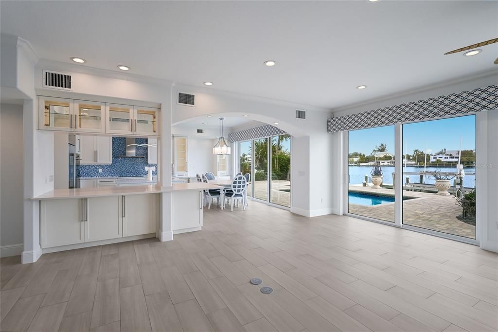 En Venta: $4,295,000 (4 camas, 3 baños, 2775 Pies cuadrados)