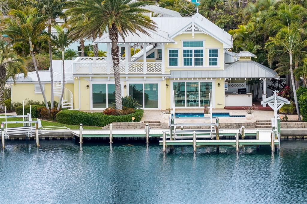 En Venta: $4,295,000 (4 camas, 3 baños, 2775 Pies cuadrados)