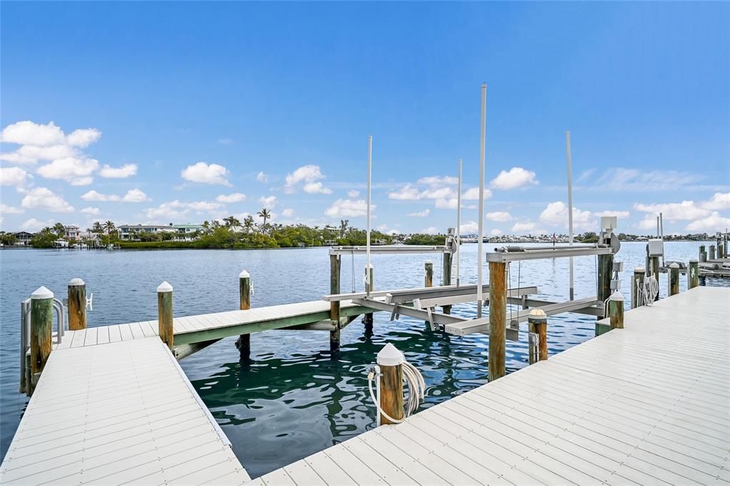 En Venta: $4,295,000 (4 camas, 3 baños, 2775 Pies cuadrados)