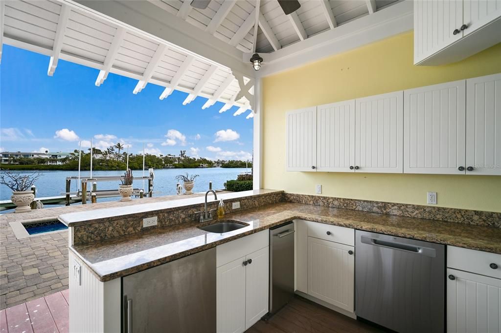 En Venta: $4,295,000 (4 camas, 3 baños, 2775 Pies cuadrados)