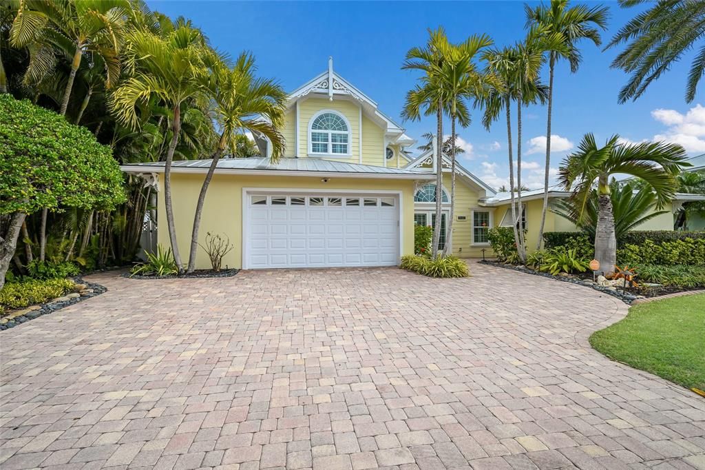 En Venta: $4,295,000 (4 camas, 3 baños, 2775 Pies cuadrados)