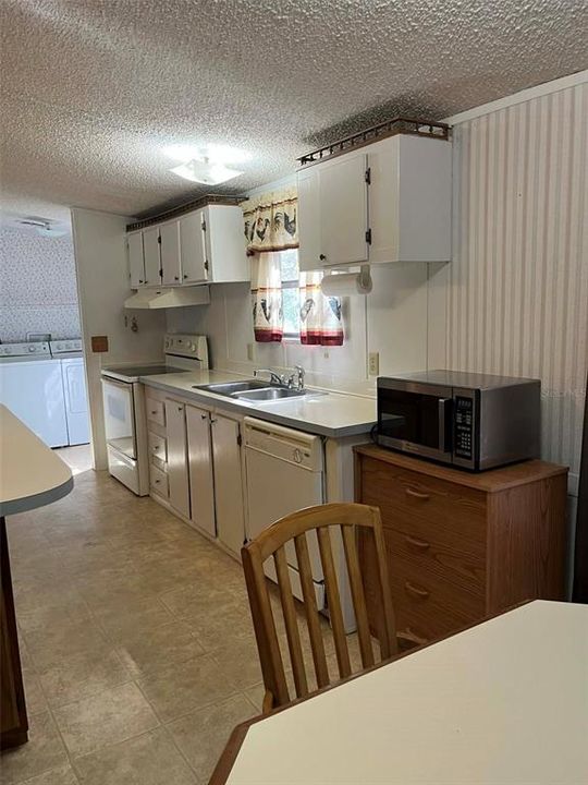 На продажу: $155,000 (3 спален, 2 ванн, 1104 Квадратных фут)