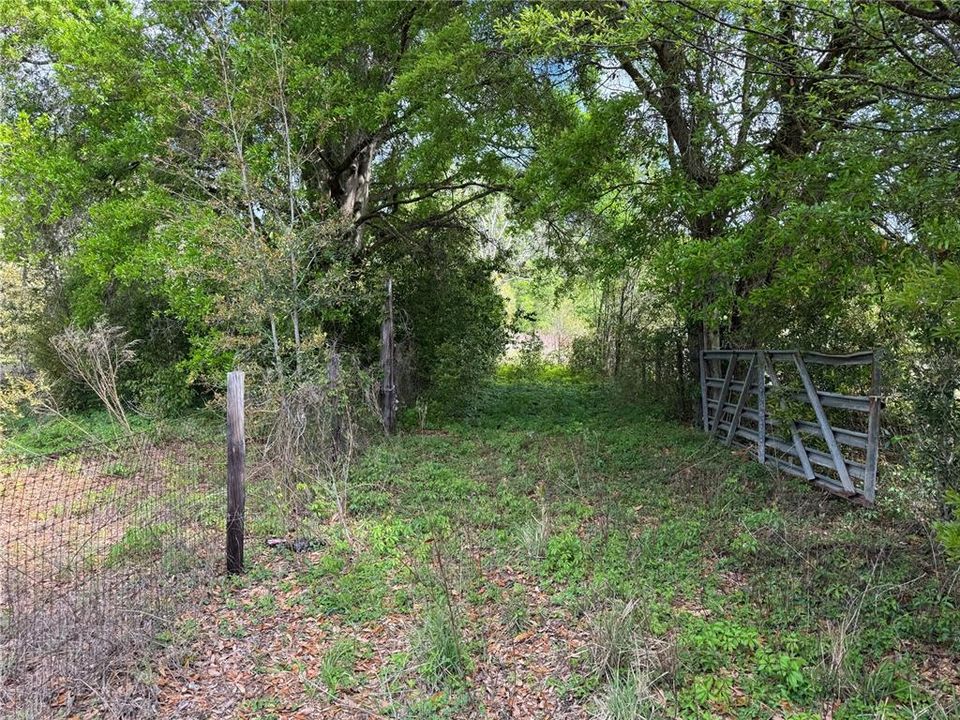 На продажу: $474,900 (9.00 acres)