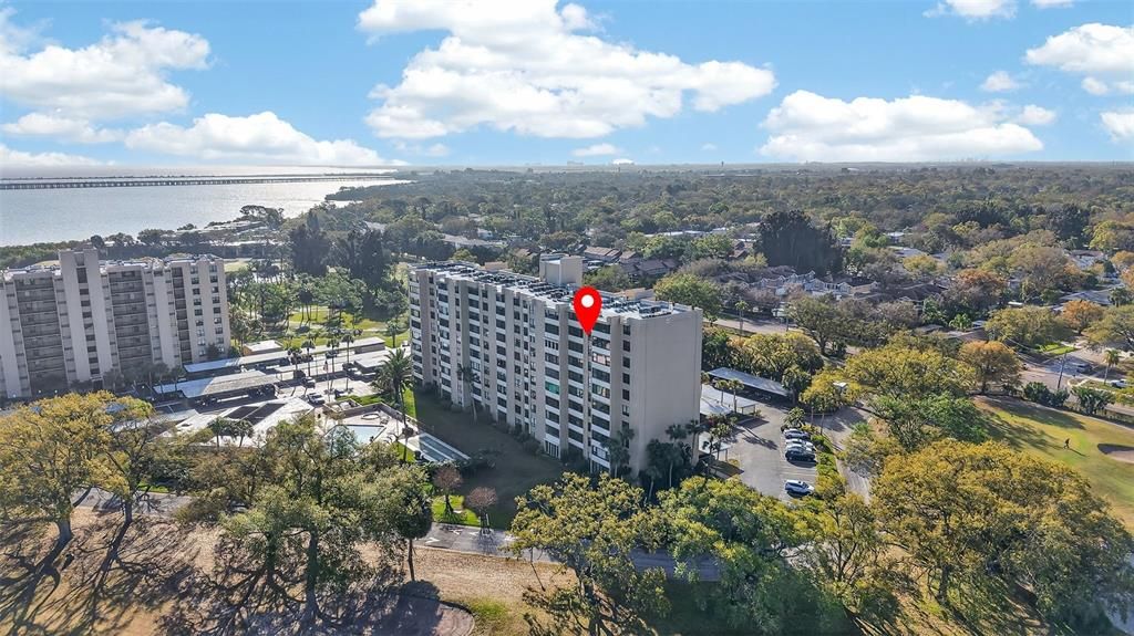 Active With Contract: $135,000 (1 beds, 1 baths, 810 Square Feet)