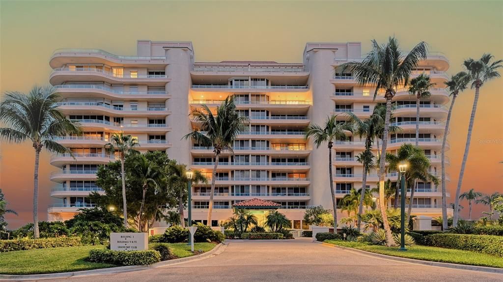 For Sale: $1,145,000 (3 beds, 3 baths, 2250 Square Feet)