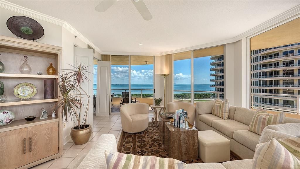For Sale: $1,145,000 (3 beds, 3 baths, 2250 Square Feet)
