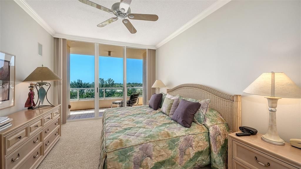 For Sale: $1,145,000 (3 beds, 3 baths, 2250 Square Feet)