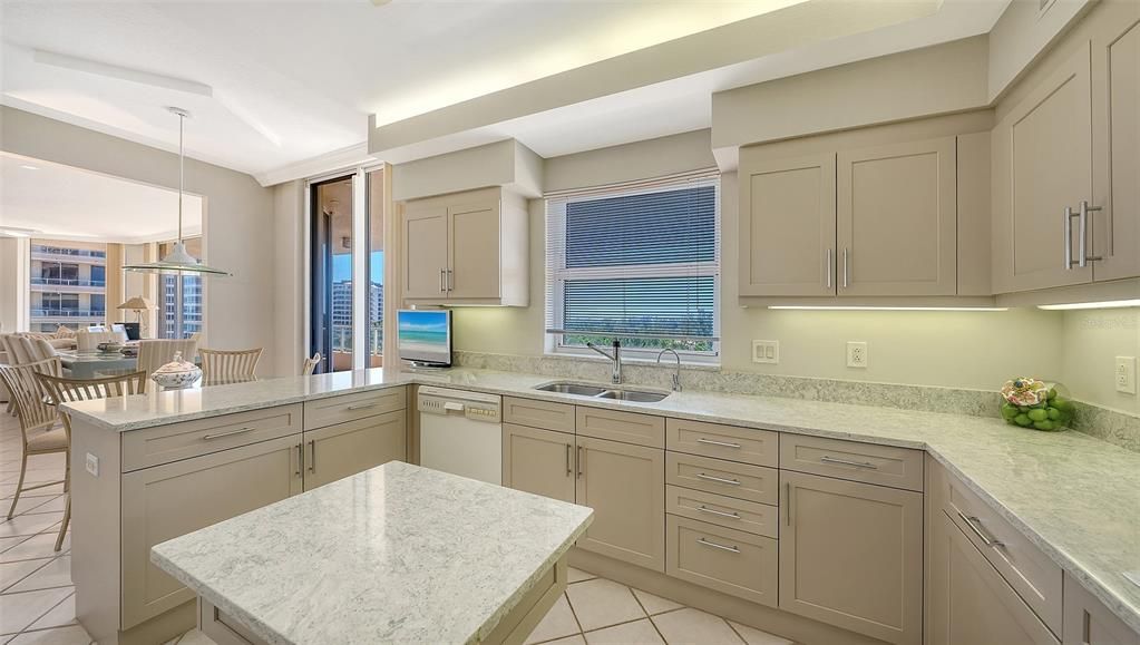 For Sale: $1,145,000 (3 beds, 3 baths, 2250 Square Feet)